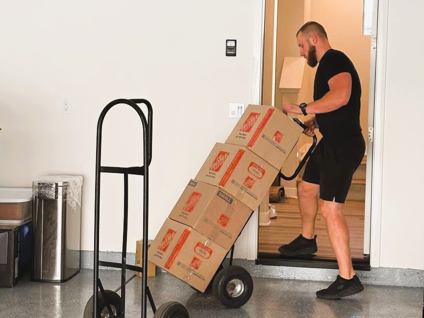 costa mesa moving narrow entry